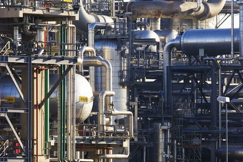 上半年化工原料生產(chǎn)超額完成計劃，材料科學(xué)研究助力產(chǎn)能提升